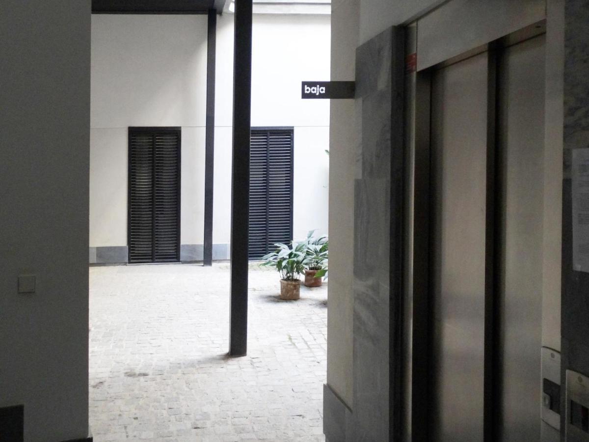 Ry Aparcamiento Incluido Junto A Catedral Ideal Parejas Sevilha Exterior foto