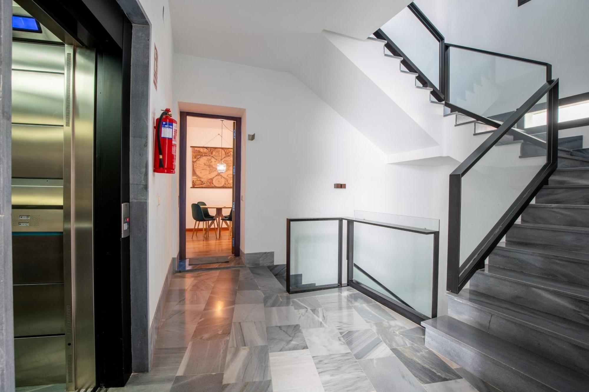 Ry Aparcamiento Incluido Junto A Catedral Ideal Parejas Sevilha Exterior foto
